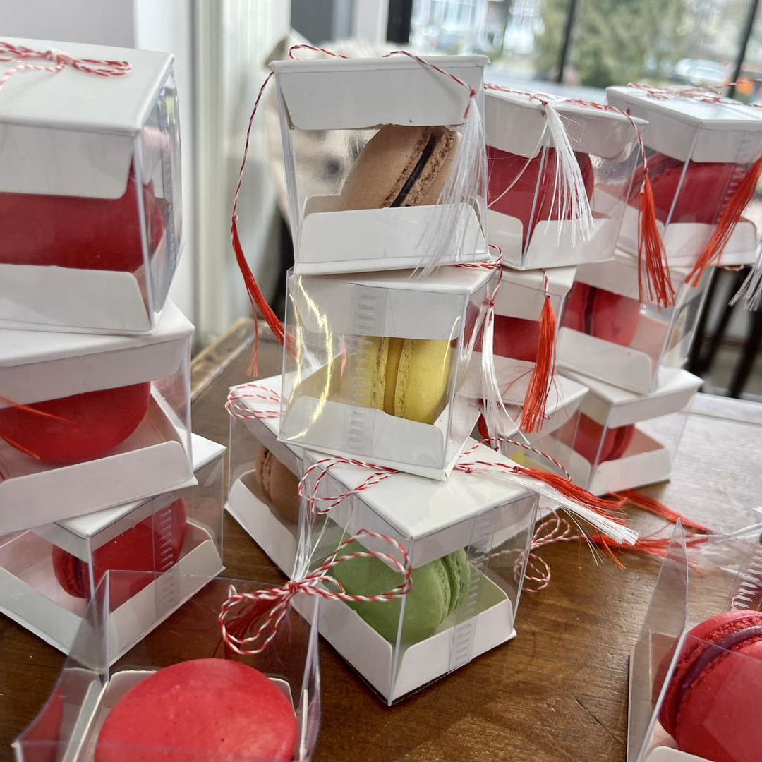 arome by amada, cadouri, comenzi torturi, candy bar și prăjituri pentru evenimente private și corporate în câmpulung, argeș și bucurești.