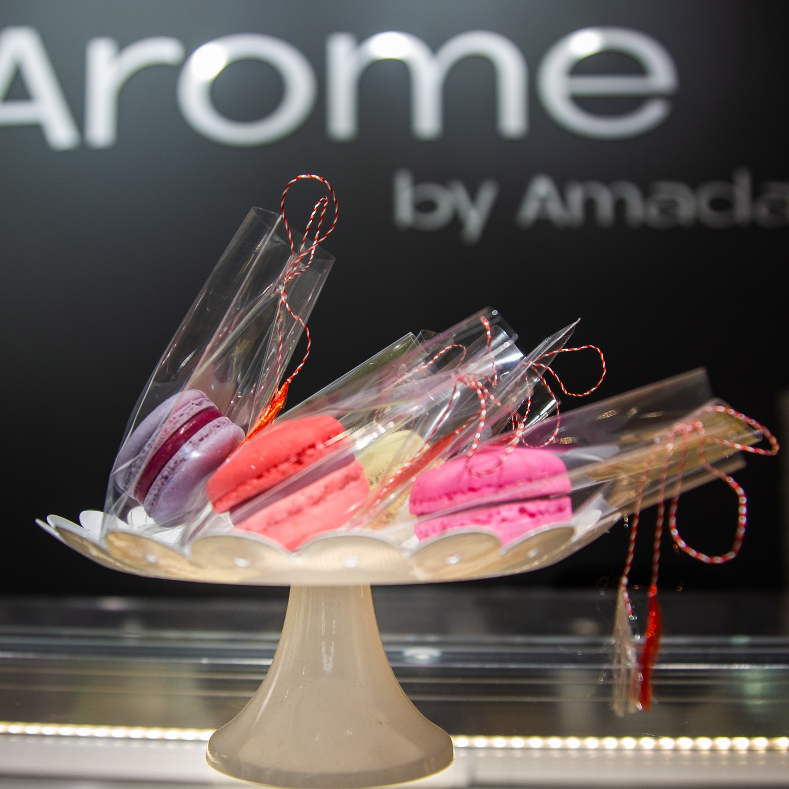 arome by amada, cadouri, comenzi torturi, candy bar și prăjituri pentru evenimente private și corporate în câmpulung, argeș și bucurești.